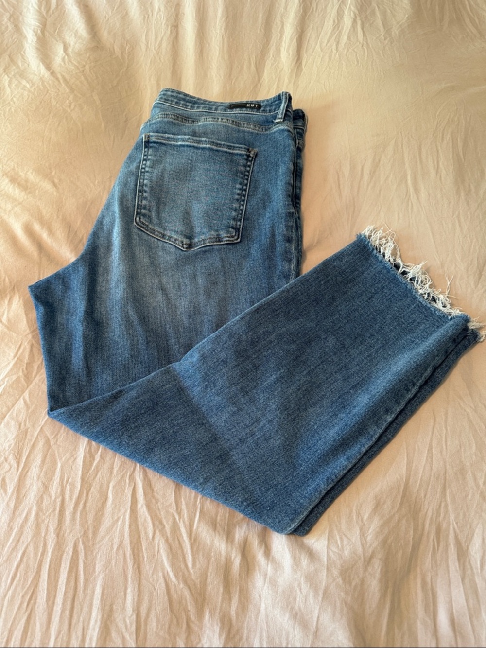 Kut from the Kloth Medium Blue Wide-Leg Jeans with Frayed Hem